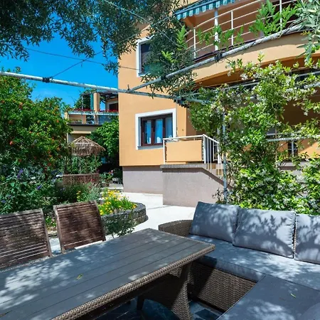 Zmak With Terrace Apartmán